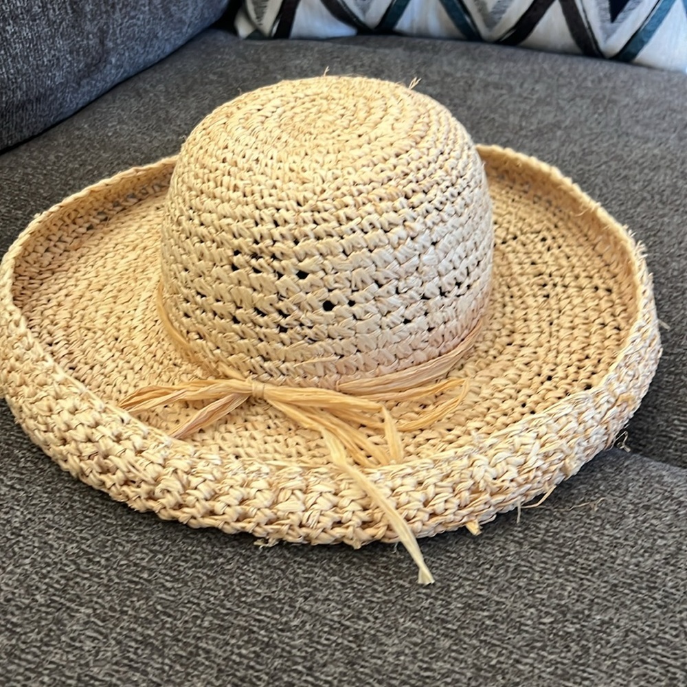 Miriam Lefcours Hand Crafted in Italy Straw & Crochet Prairie Hat